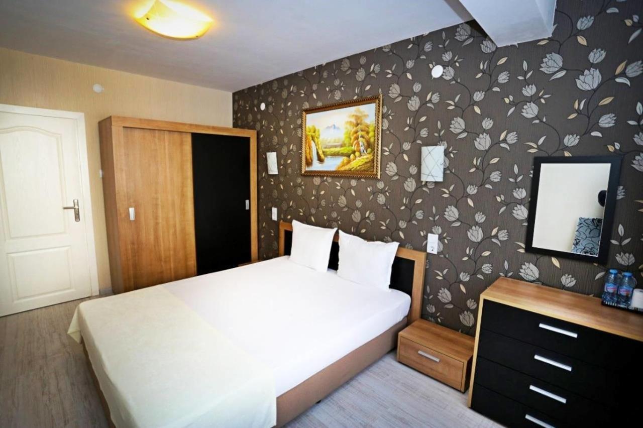 Apart Hotel Central Momchilgrad Eksteriør bilde